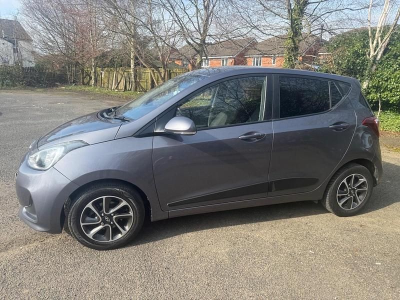 Used Hyundai i10 Premium 83 HP (61 kW) 2017 Grey Hatchback