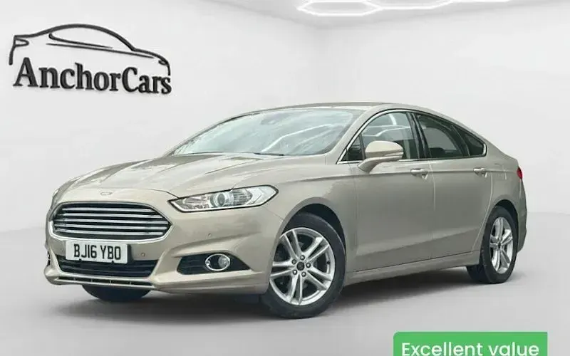 Käytetty Ford Mondeo Titanium 179 HP (131 kW) 2017 Viistoperä