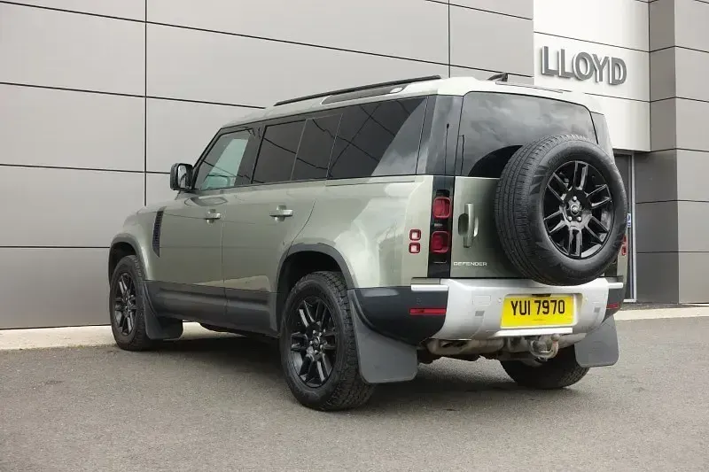 Usado Land Rover Defender SE 2023 Verde SUV