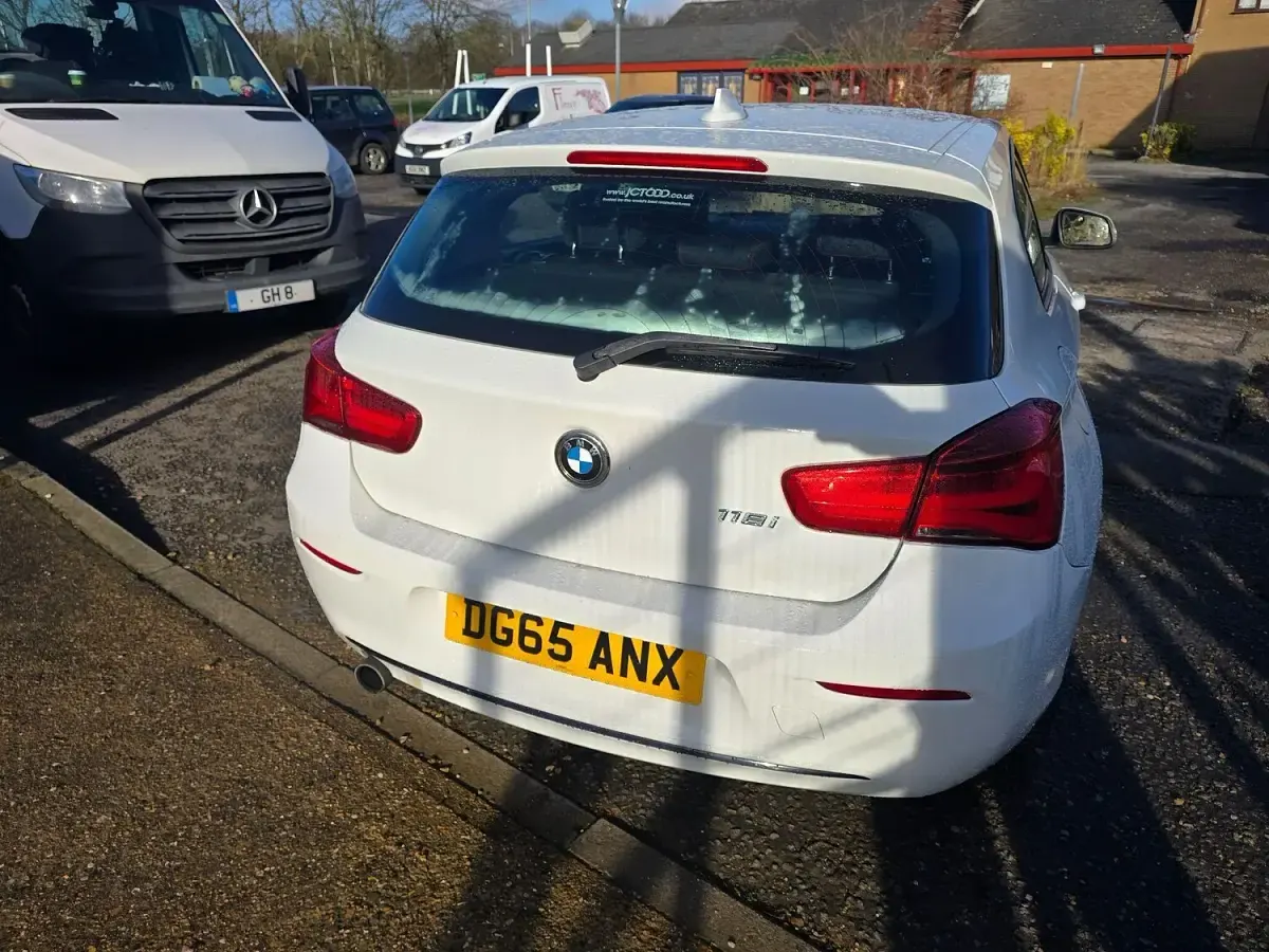 Used BMW 118 Sport Line 2015 White Hatchback
