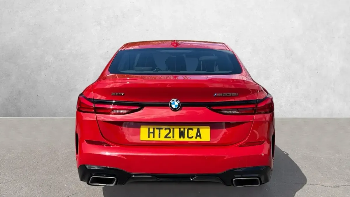 Begagnad BMW M235 Comfort Edition 306 HK (225 kW) 2021 Röd Sportkupé