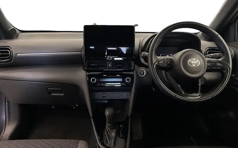 Used Toyota Yaris Cross Design 116 HP (85 kW) 2025 Grey SUV
