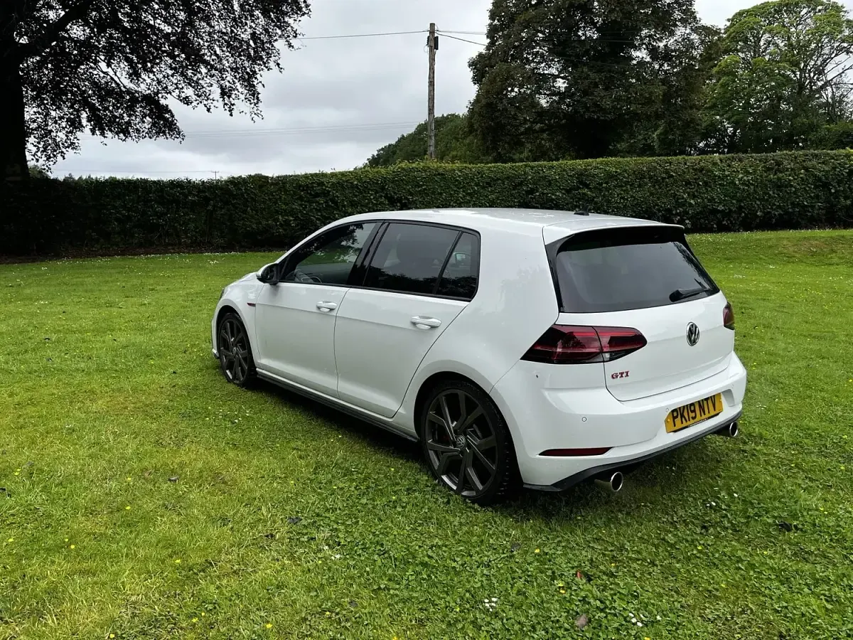 Used VW Golf VII GTI 245 HP (180 kW) 2019 White Hatchback