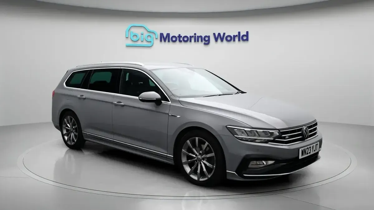 Used VW Passat R-line 150 HP (110 kW) 2023 Estate