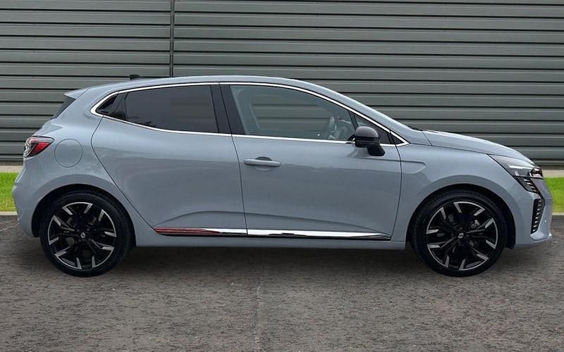Używany Renault Clio V Techno 143 KM (105 kW) 2025 Hatchback