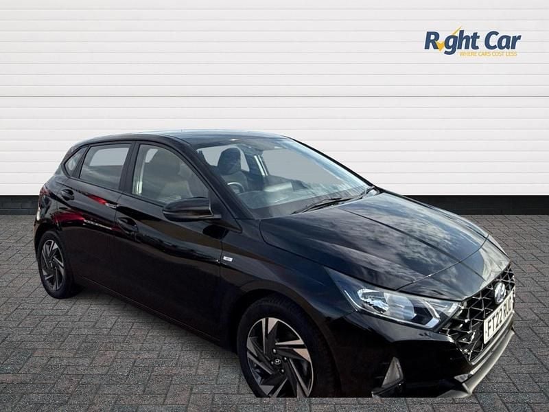 Black Used 2022 Hyundai i20 SE Hatchback | £13,999 (Fair price) - Image 1/4