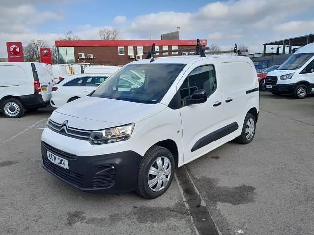 Used Citroën Berlingo 100 HP (73 kW) 2022 White MPV
