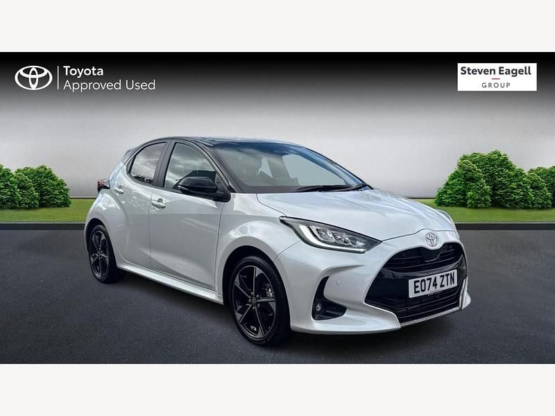 White/black New 2024 Toyota Yaris Hybrid Edition Hatchback | £24,500 (Fair price) - Image 1/3