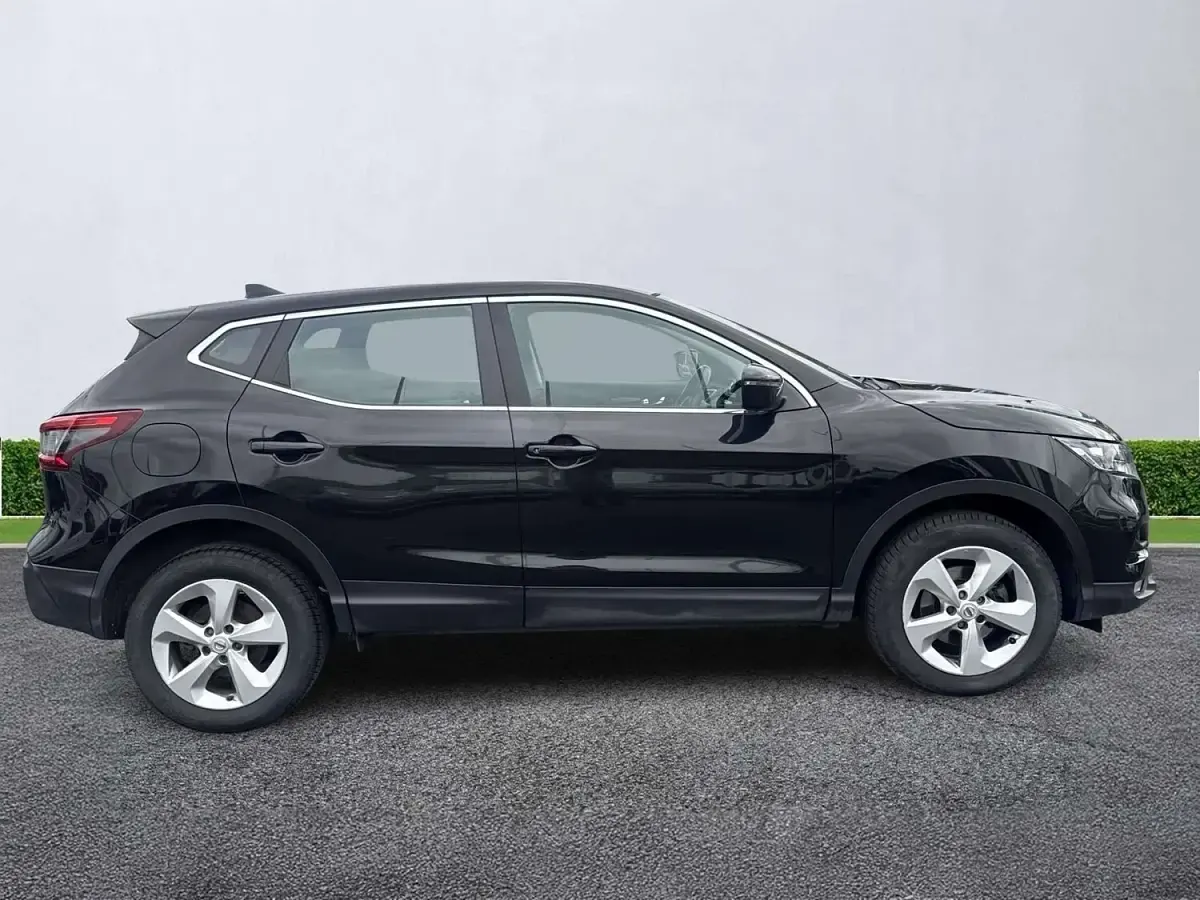 Used Nissan Qashqai Acenta Premium 115 HP (84 kW) 2019 Black SUV