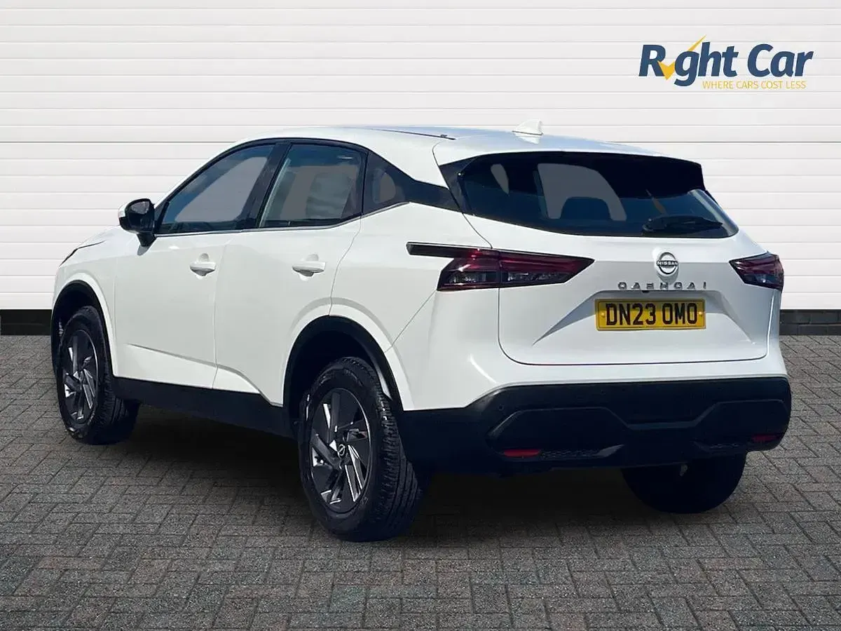 Used Nissan Qashqai Acenta Premium 140 HP (102 kW) 2023 White SUV