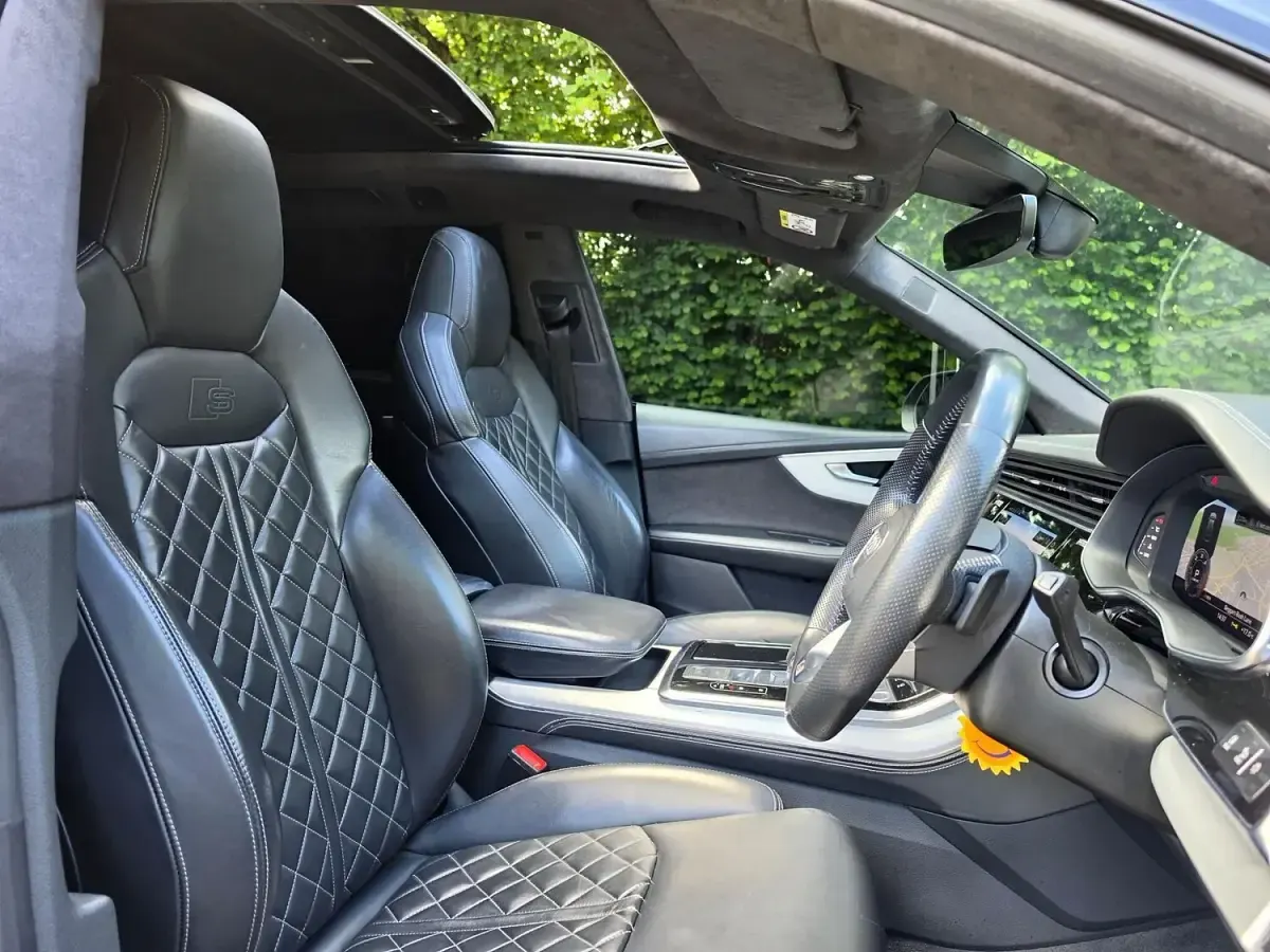 Used Audi Q8 Advanced 286 HP (210 kW) 2019 Grey SUV