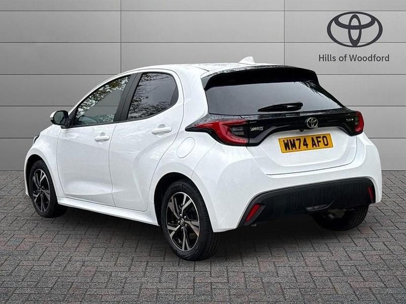 Used Toyota Yaris Hybrid Design 2025 White Hatchback
