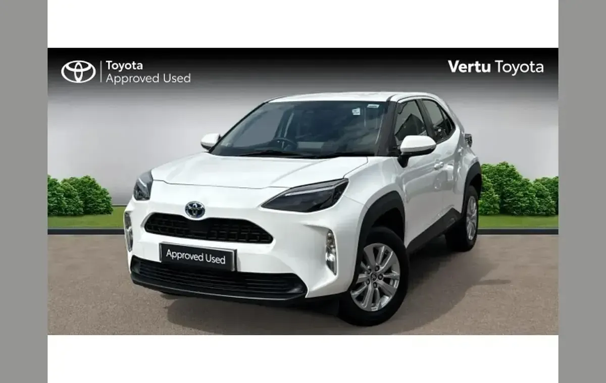 Used Toyota Yaris Cross 113 HP (83 kW) 2024 White SUV