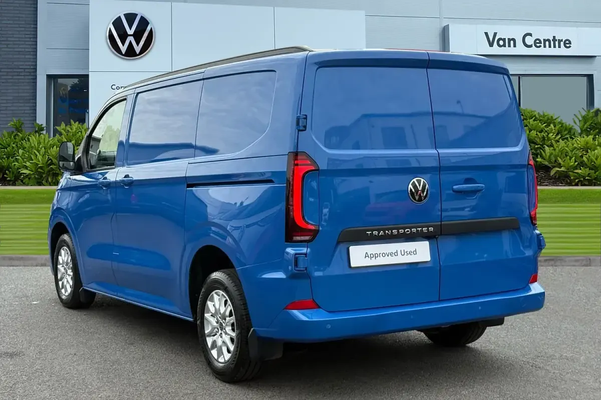 Used VW Transporter Pro 148 HP (108 kW) 2025 Blue Van