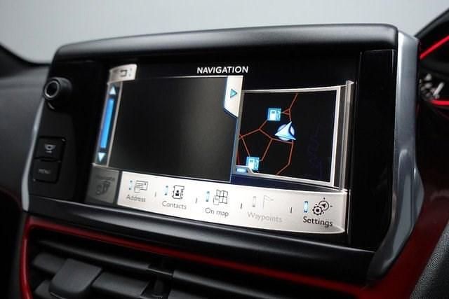 Used Peugeot 208 GTi 200 HP (147 kW) 2013 White Hatchback