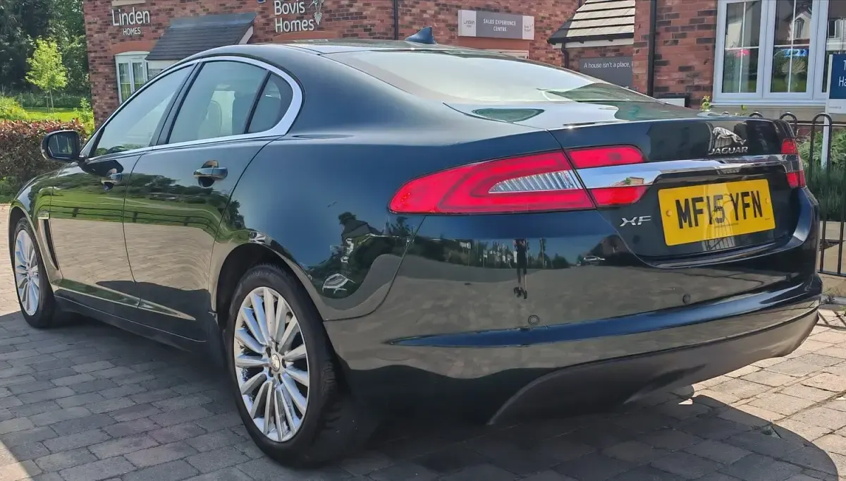 Used Jaguar XF Luxury 200 HP (147 kW) 2015 Green Sedan