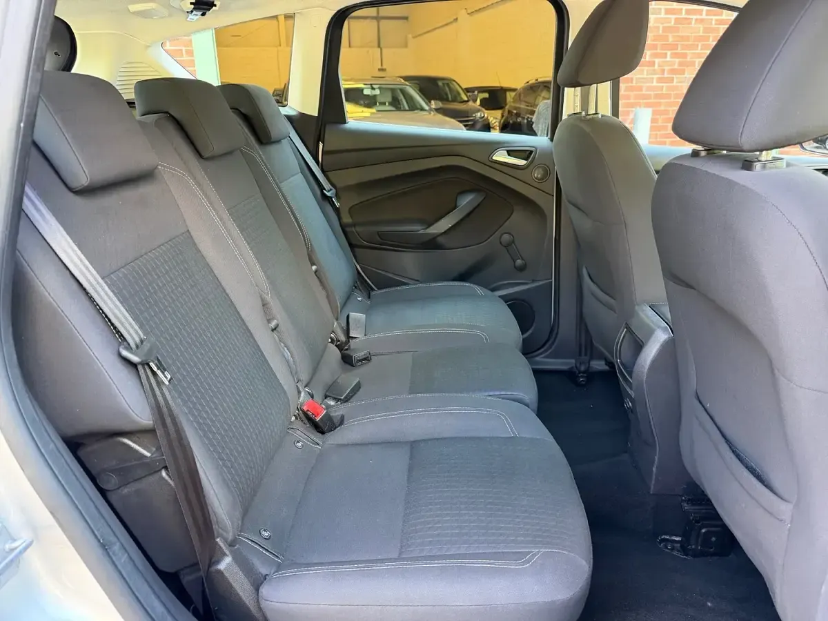 Used Ford C-MAX Zetec 2016 Silver MPV