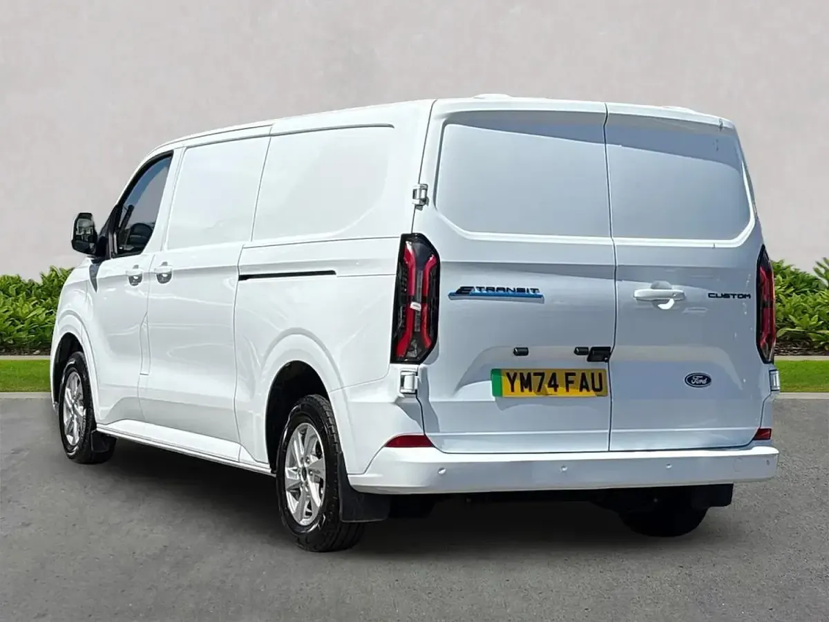 Used Ford Transit Limited 100 kW (136 HP) 2024 White Van