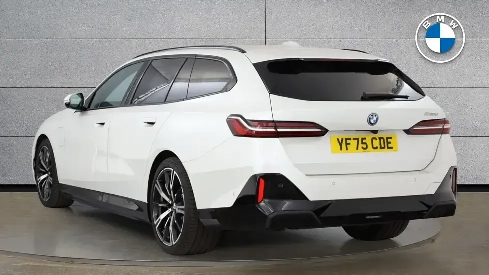 Used BMW 530e M Sport 295 HP (216 kW) 2025 White Estate
