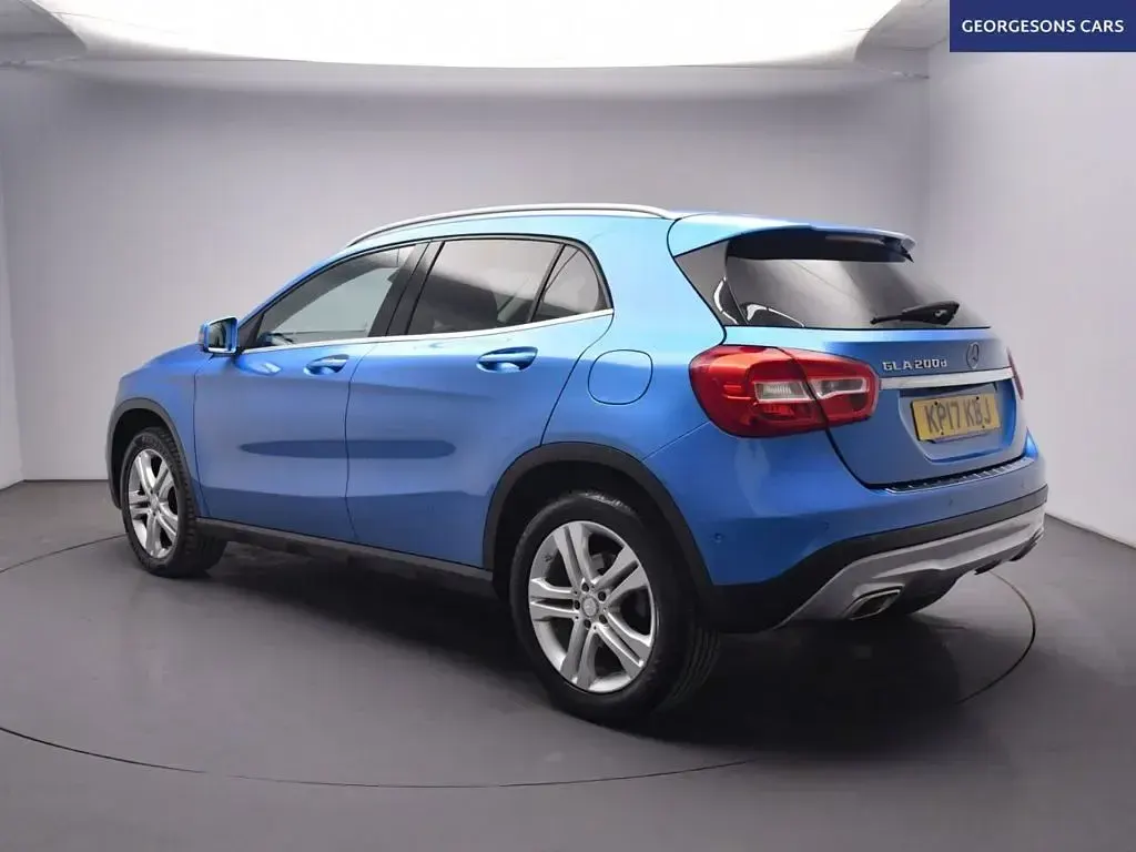 Used Mercedes GLA200 Executive 136 HP (100 kW) 2017 Blue SUV