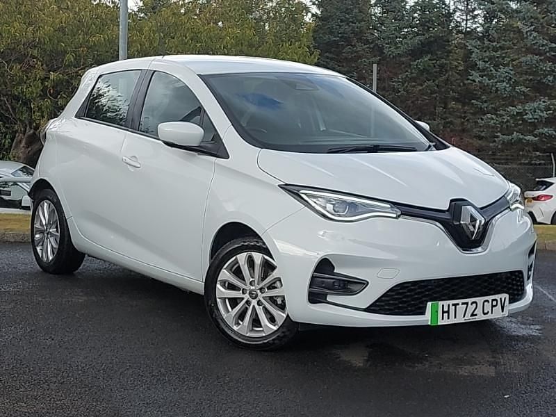 White Used 2022 Renault Rapid SE Hatchback | £12,298 (Fair price) - Image 1/4