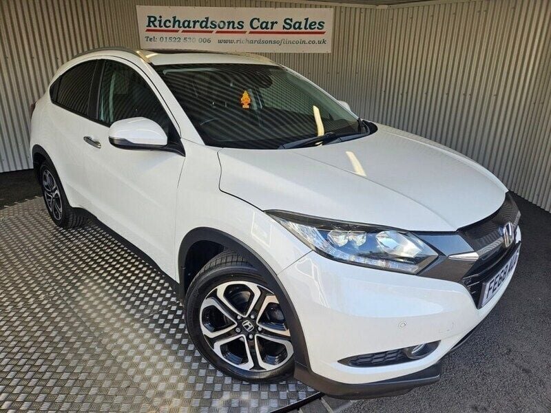 White Used 2018 Honda HR-V EX SUV | £8,000 - Image 1/4