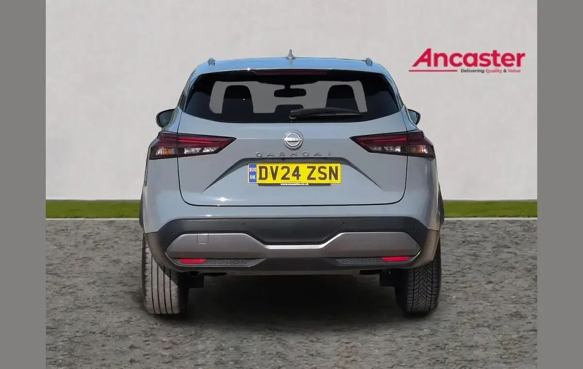 Used Nissan Qashqai N-Connecta 155 HP (114 kW) 2024 Grey SUV
