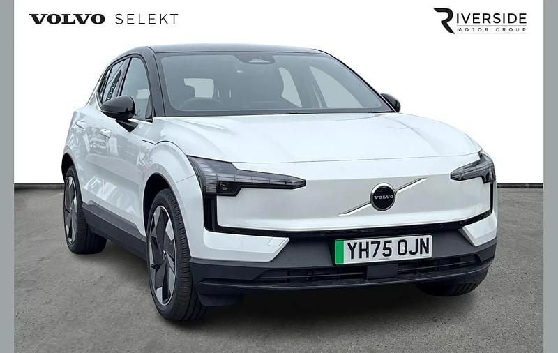 Crystal white New 2025 Volvo EX30 Plus SUV | £29,495 (Good price) - Image 1/4