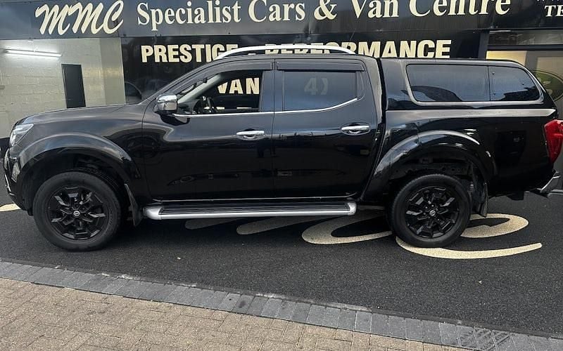 Used 2021 Nissan Navara Tekna Pickup | £17,999 (Fair price) - Image 1/3