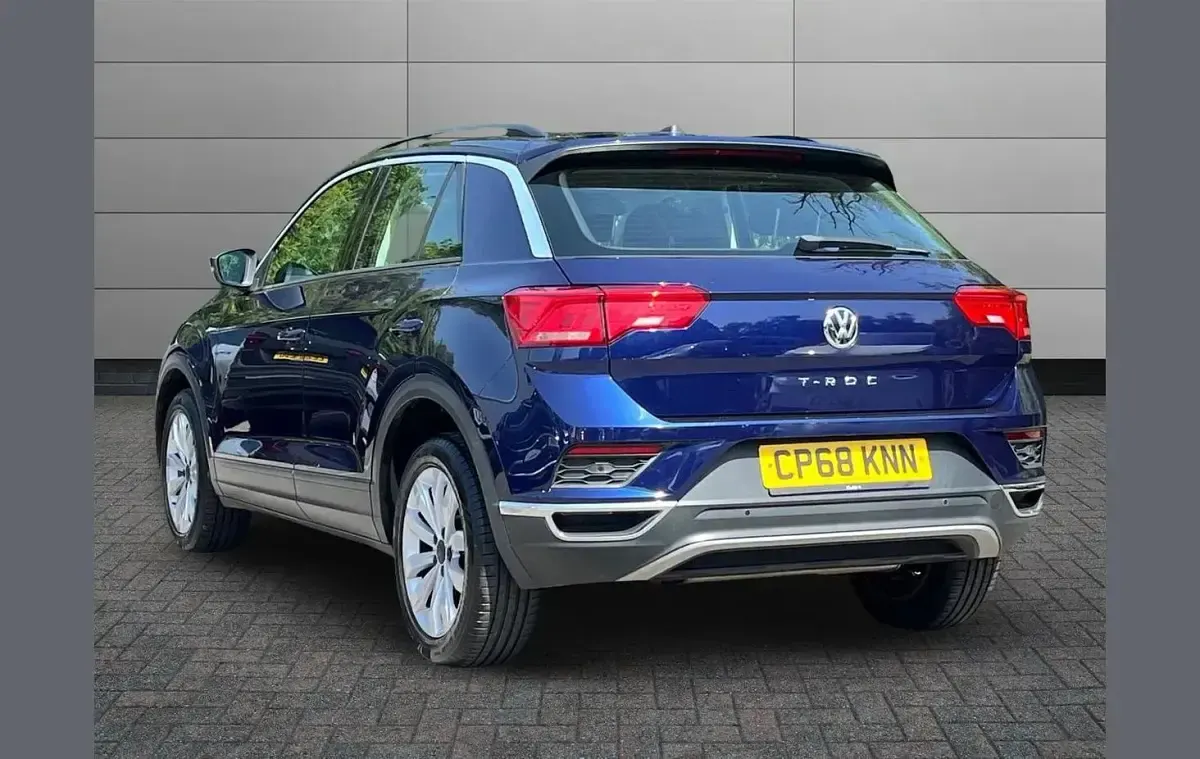 Used VW T-Roc SE 150 HP (110 kW) 2018 Blue SUV