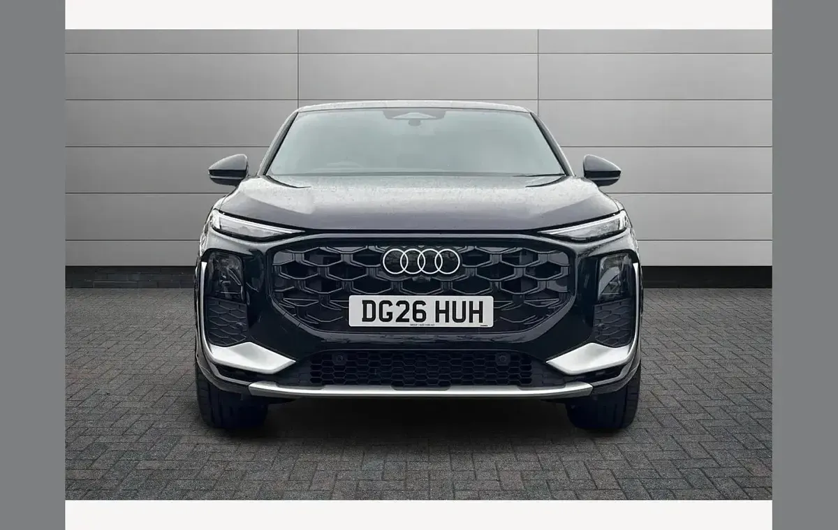 New Audi Q3 S-Line 150 HP (110 kW) 2026 Black SUV