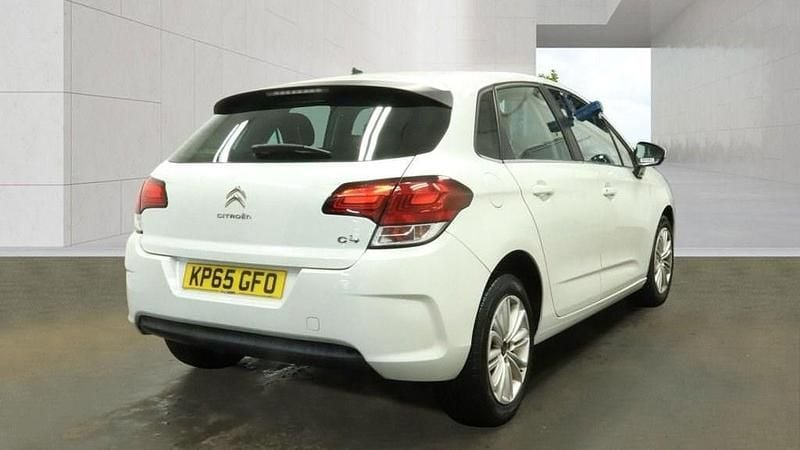 Used Citroën C4 Feel 100 HP (73 kW) 2015 White Hatchback