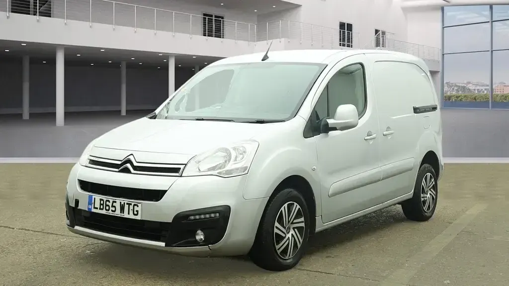 Gebraucht Citroën Berlingo 90 PS (66 kW) 2016 Silber Van / Kleinbus