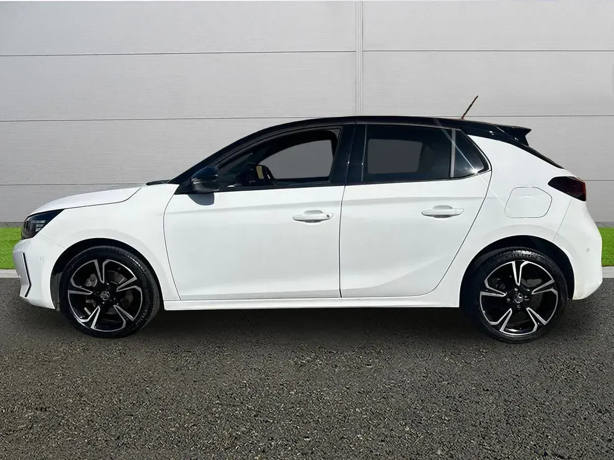 Used Vauxhall Corsa 100 HP (73 kW) 2024 White Hatchback