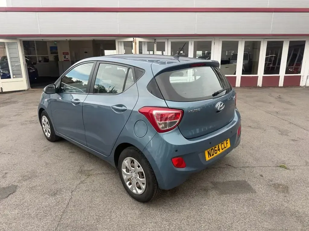 Used Hyundai i10 SE 67 HP (49 kW) 2014 Blue Hatchback