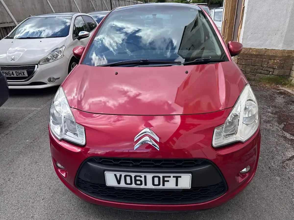 Used Citroën C3 VTR Sport 75 HP (55 kW) 2011 Red Hatchback