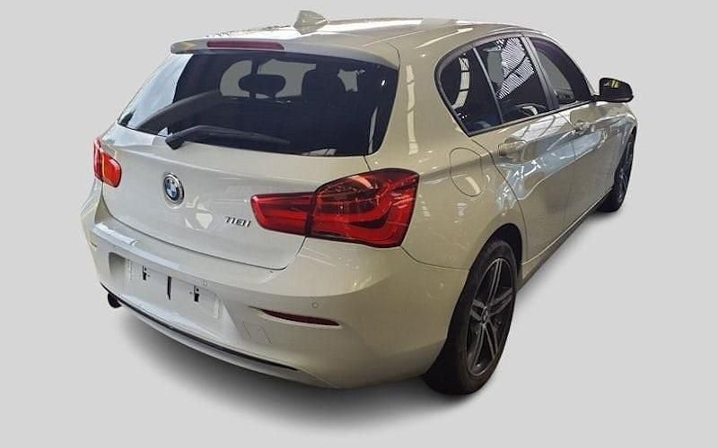 Used BMW 118 Sport Line 136 HP (100 kW) 2016 White Hatchback