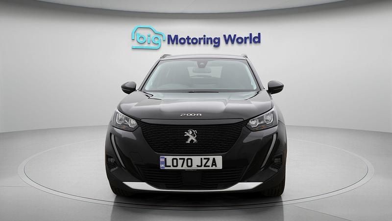 Used Peugeot e-2008 Allure 98 kW (134 HP) 2020 Black SUV