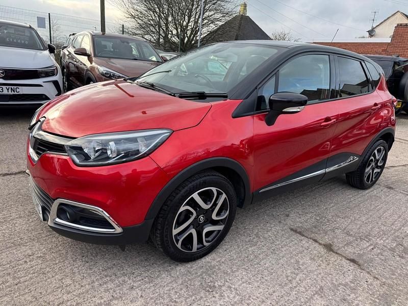 Used Renault Captur Dynamique 90 HP (66 kW) 2017 Red/black SUV