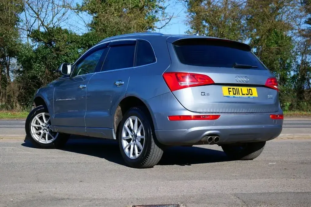 Usado Audi Q5 Design 2011 Cinzento SUV