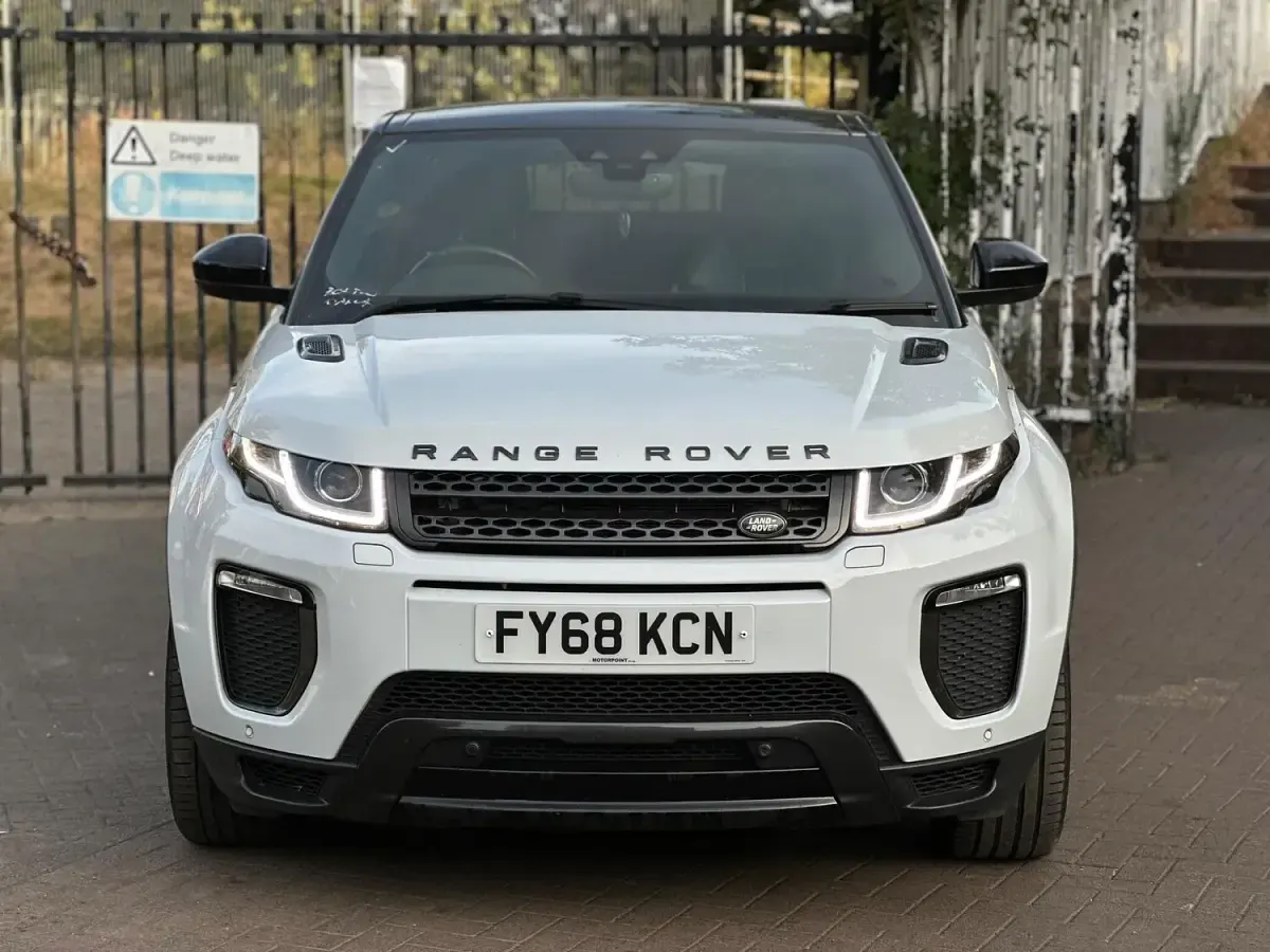 Used Land Rover Range Rover evoque Landmark 180 HP (132 kW) 2018 White Estate