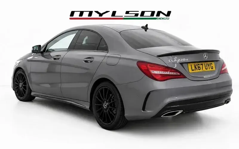 Usado Mercedes CLA220 AMG line 177 HP (130 kW) 2017 Sedan