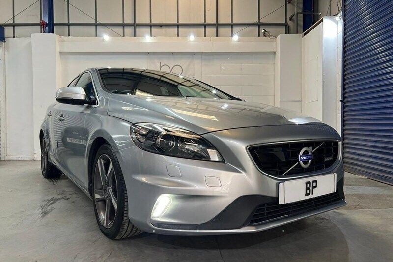 Silver Used 2014 Volvo V40 R-Design Estate | £6,495 (Fair price) - Image 1/1
