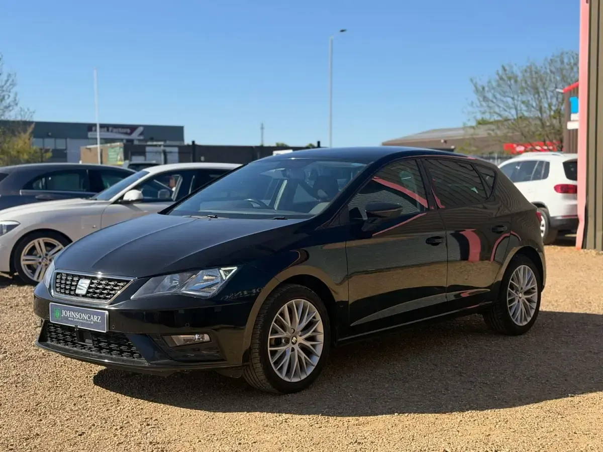 Used Seat Leon SE Dynamic 115 HP (84 kW) 2018 Black Hatchback