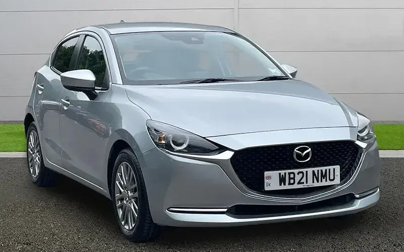 Begagnad Mazda 2 Inclusive 90 HK (66 kW) 2021 Silver Halvkombi