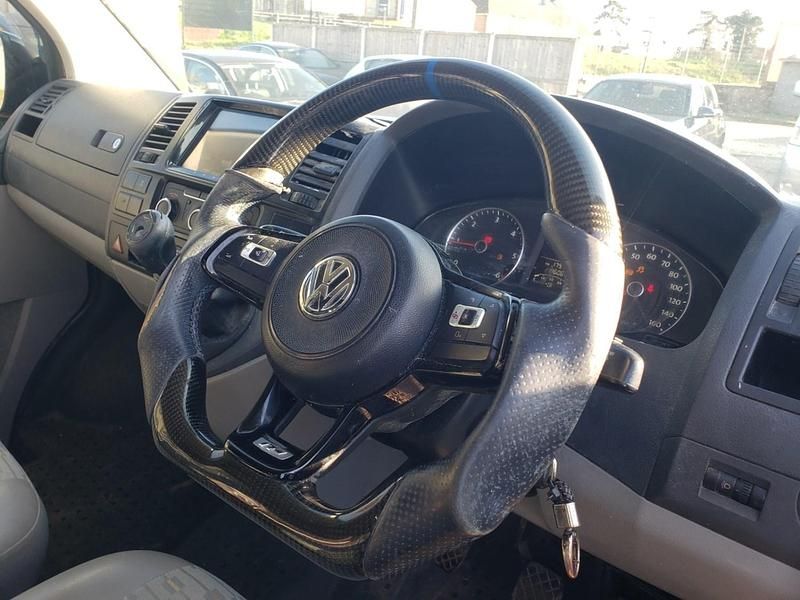 Usado VW Transporter 140 HP (102 kW) 2012 Preto Van