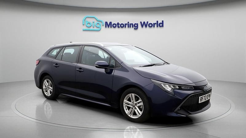 Used Toyota Corolla 122 HP (89 kW) 2022 Blue Estate