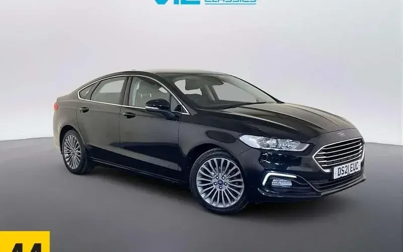 Usado Ford Mondeo Titanium 190 HP (139 kW) 2019 Sedan