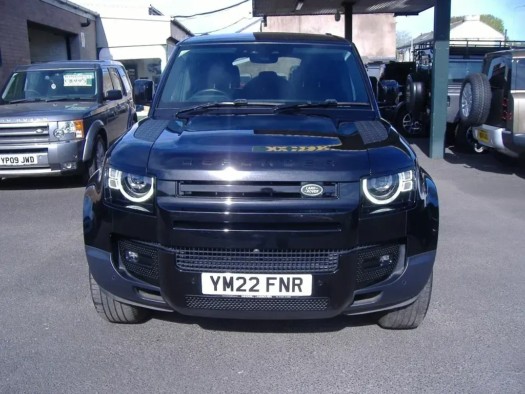 Usado Land Rover Defender SE 2022 Preto SUV