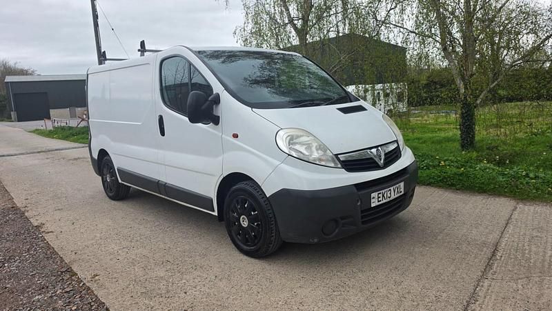 Used Vauxhall Vivaro 90 HP (66 kW) 2013 White MPV